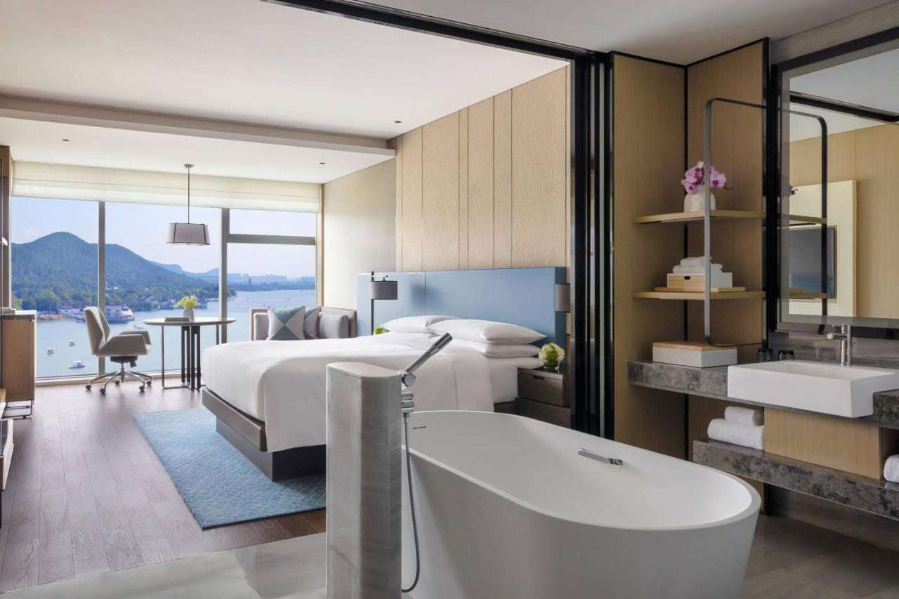 Xuzhou Marriott Hotel Lakeview Екстер'єр фото