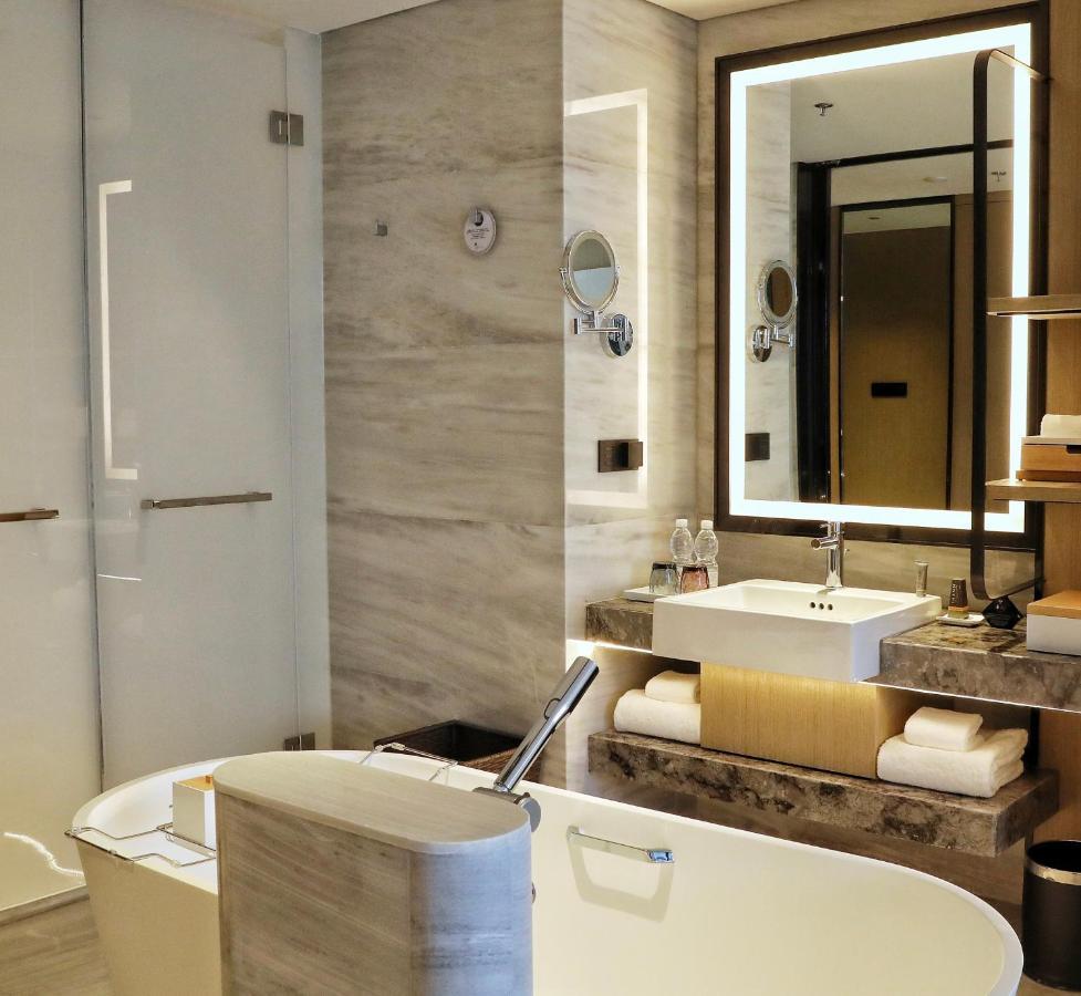 Xuzhou Marriott Hotel Lakeview Екстер'єр фото