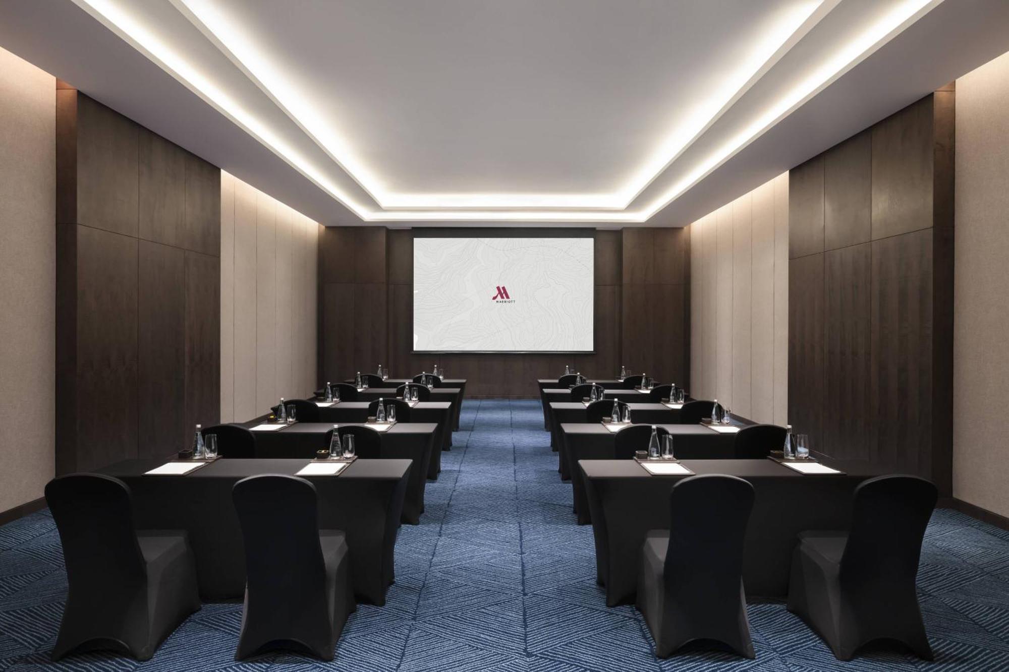 Xuzhou Marriott Hotel Lakeview Екстер'єр фото