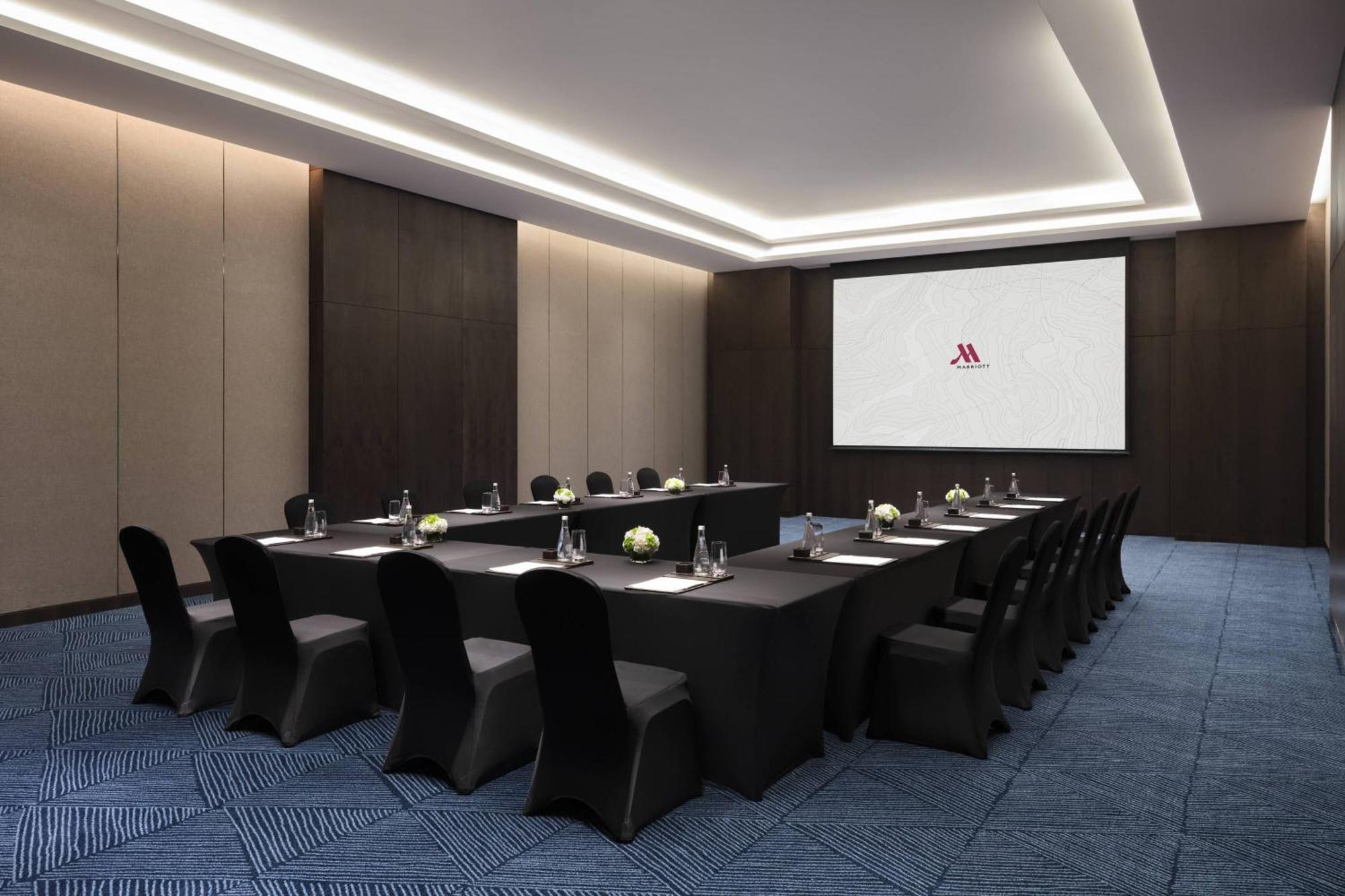 Xuzhou Marriott Hotel Lakeview Екстер'єр фото