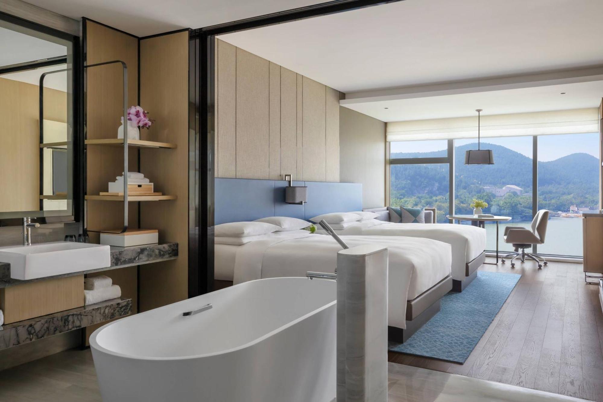 Xuzhou Marriott Hotel Lakeview Екстер'єр фото