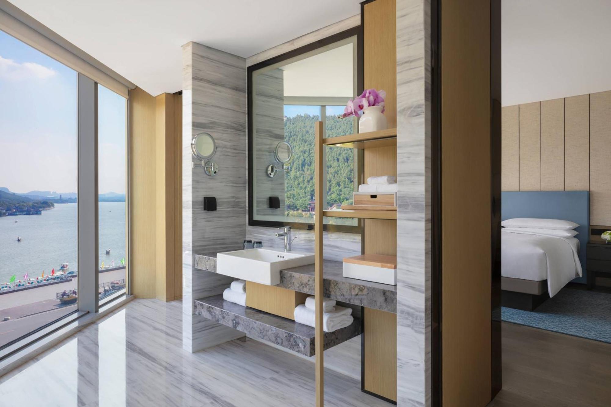 Xuzhou Marriott Hotel Lakeview Екстер'єр фото